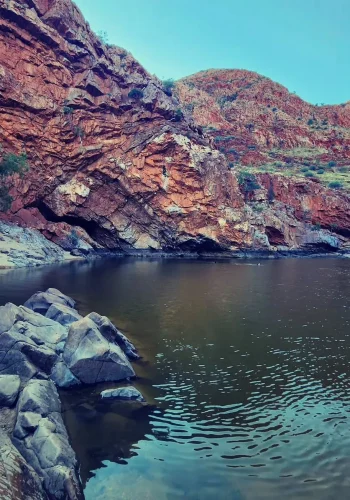 larapinta trail trekking tour